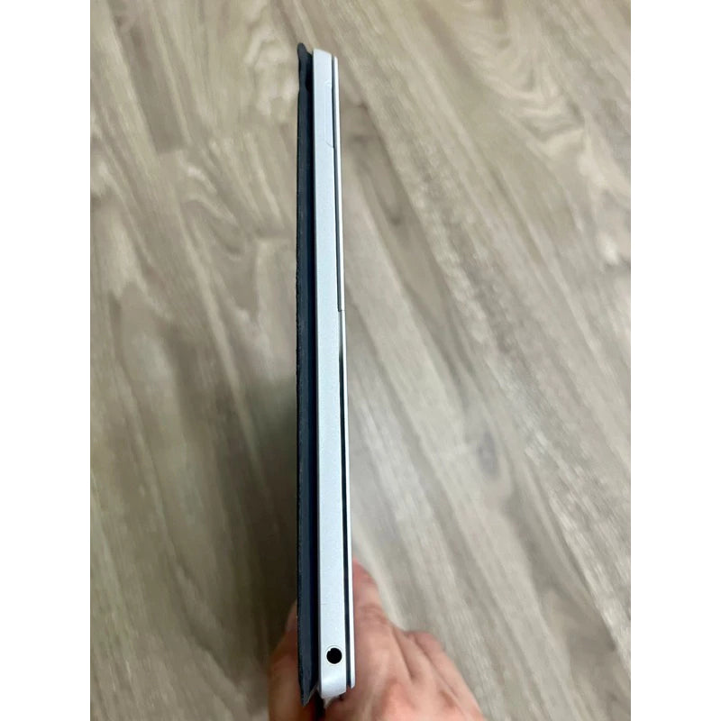 Microsoft Surface Pro 5 (1796)| i5-7300U 8GB RAM 256GB SSD | Windows 11 Pro Microsoft Office 2021